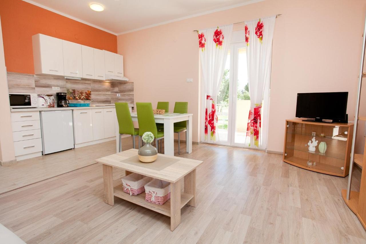 Apartmani Lea Стариград-Пакленица Экстерьер фото