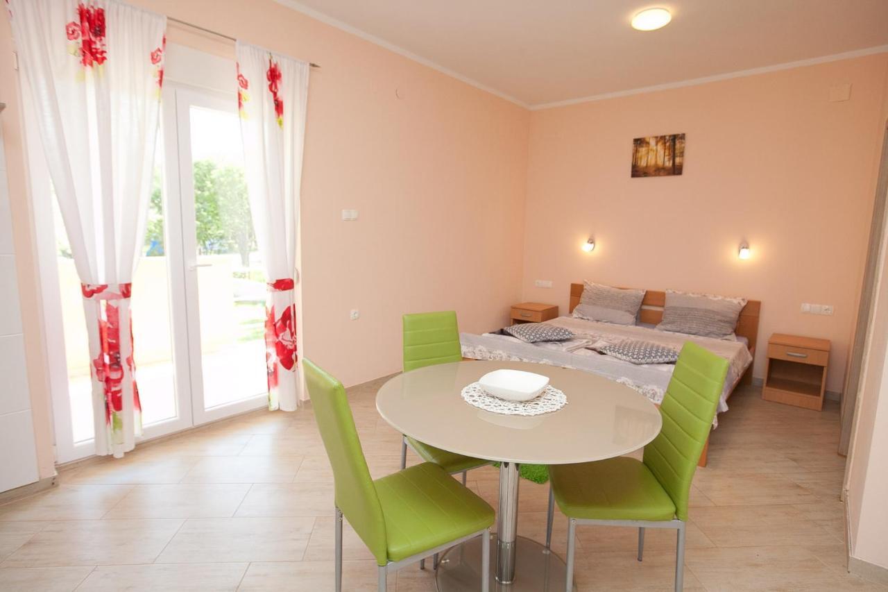 Apartmani Lea Стариград-Пакленица Экстерьер фото