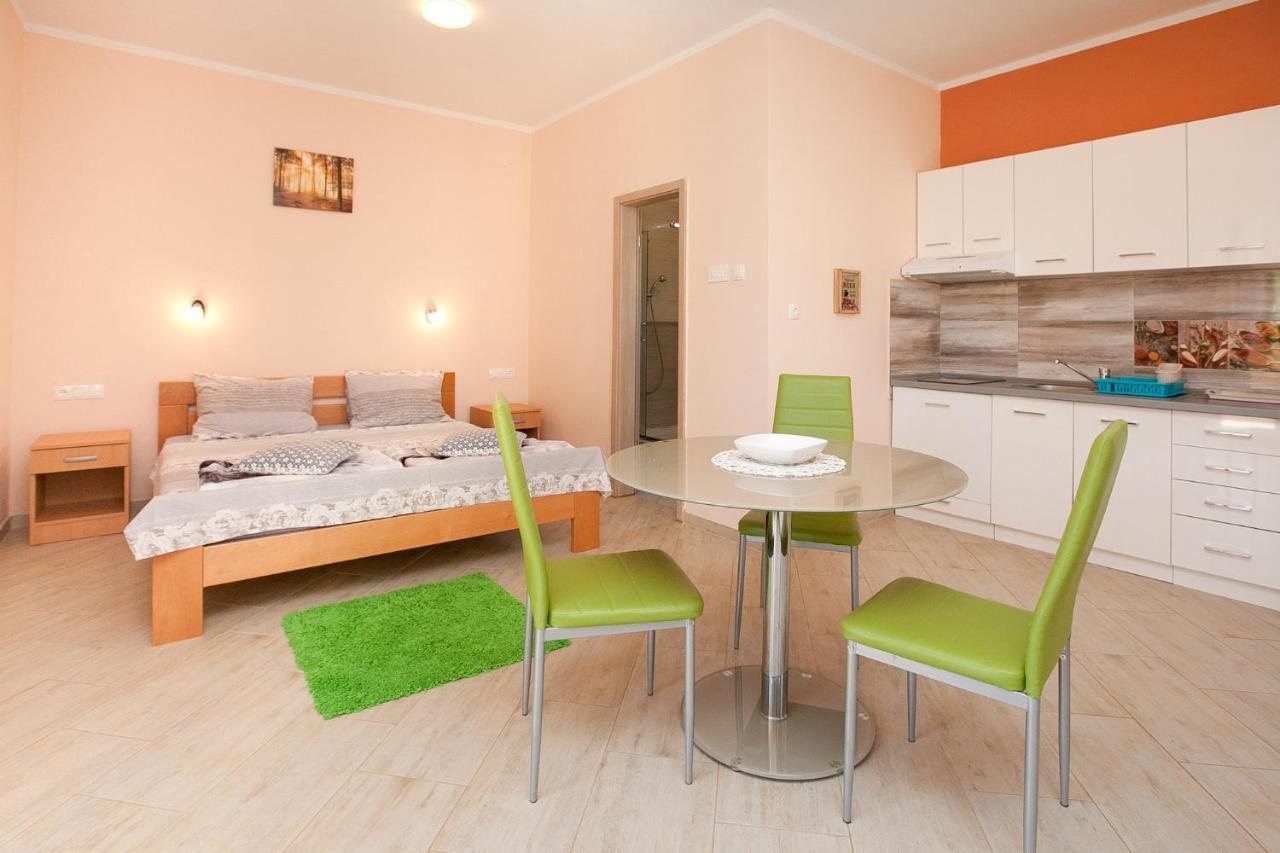 Apartmani Lea Стариград-Пакленица Экстерьер фото